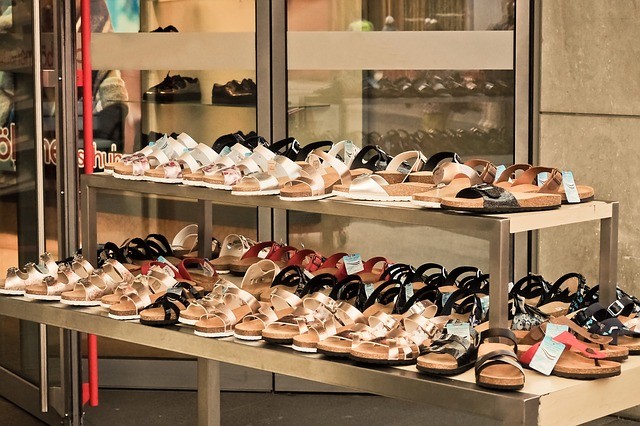 Cipőbolti eladó - Premier Outlet Biatorbágy